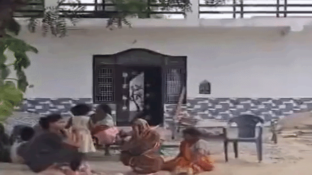 घर में घुसकर दबंगों ने किया जानलेवा हमला, दो फीट छज्जे को लेकर बढ़ा विवाद