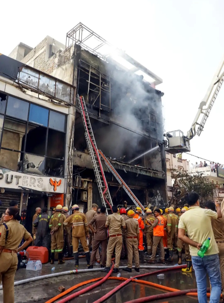 फोटो में देखिए घटनास्थल का मंजर