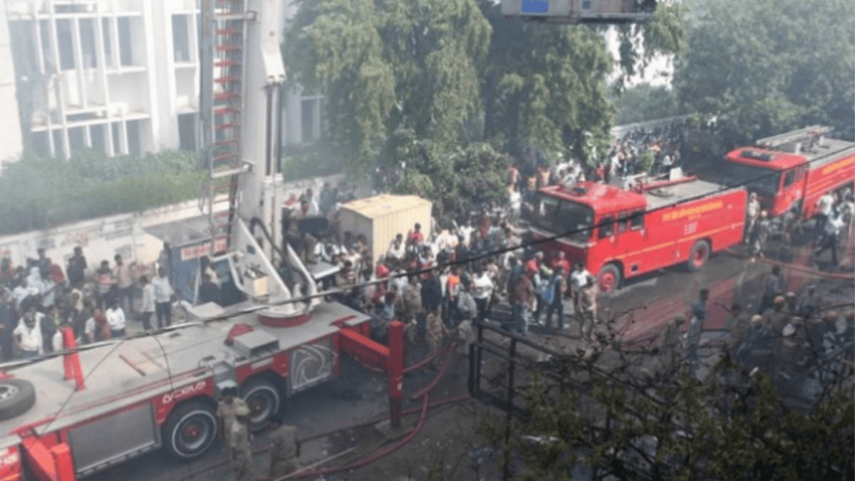 गोरखपुर में 32 बिल्डिंगों का नक्शा फेल, कानपुर में मिले 31 अवैध निर्माण