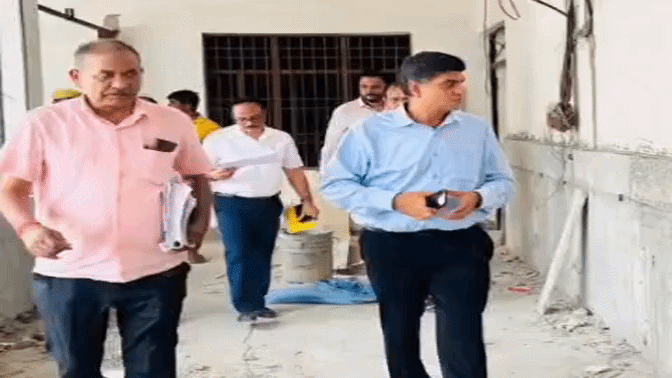 तीन बड़ी परियोजनाओं की समीक्षा की, निर्माण कार्यों में तेजी के दिए निर्देश
