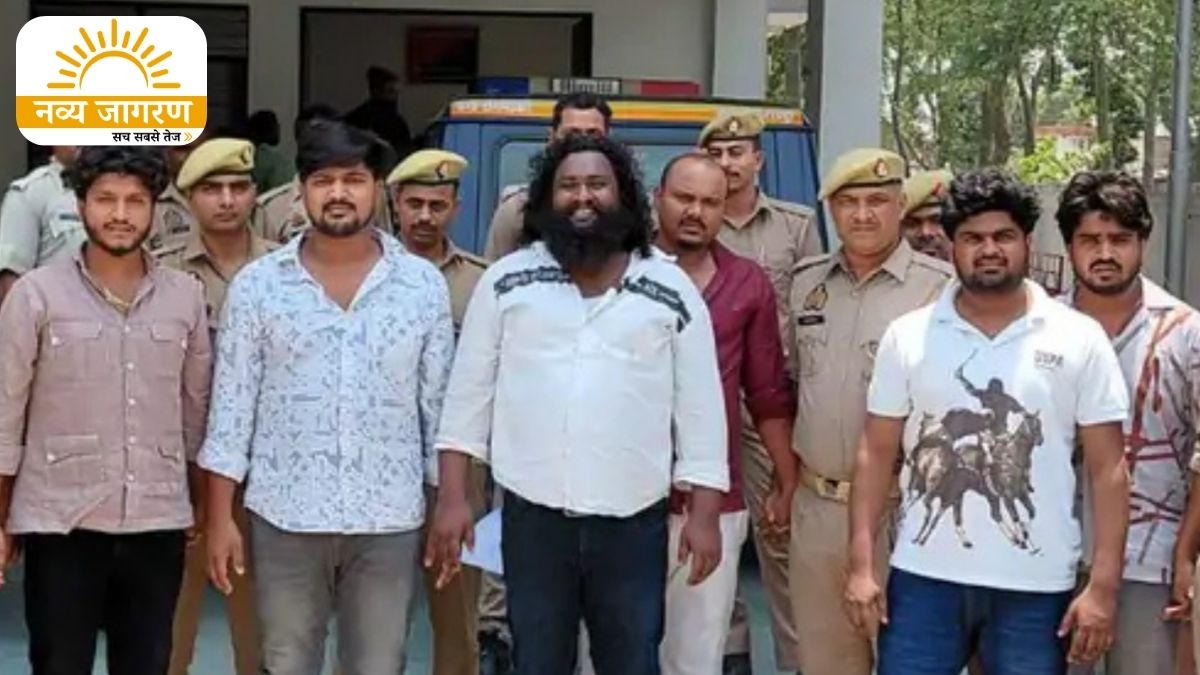 पुलिस से उलझे 8 युवक अरेस्ट, दो कारें सीज