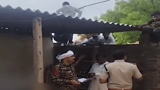 आरोपी ने ट्रेन के आगे कूदकर दी जान, एक महीने से चल रहा था विवाद
