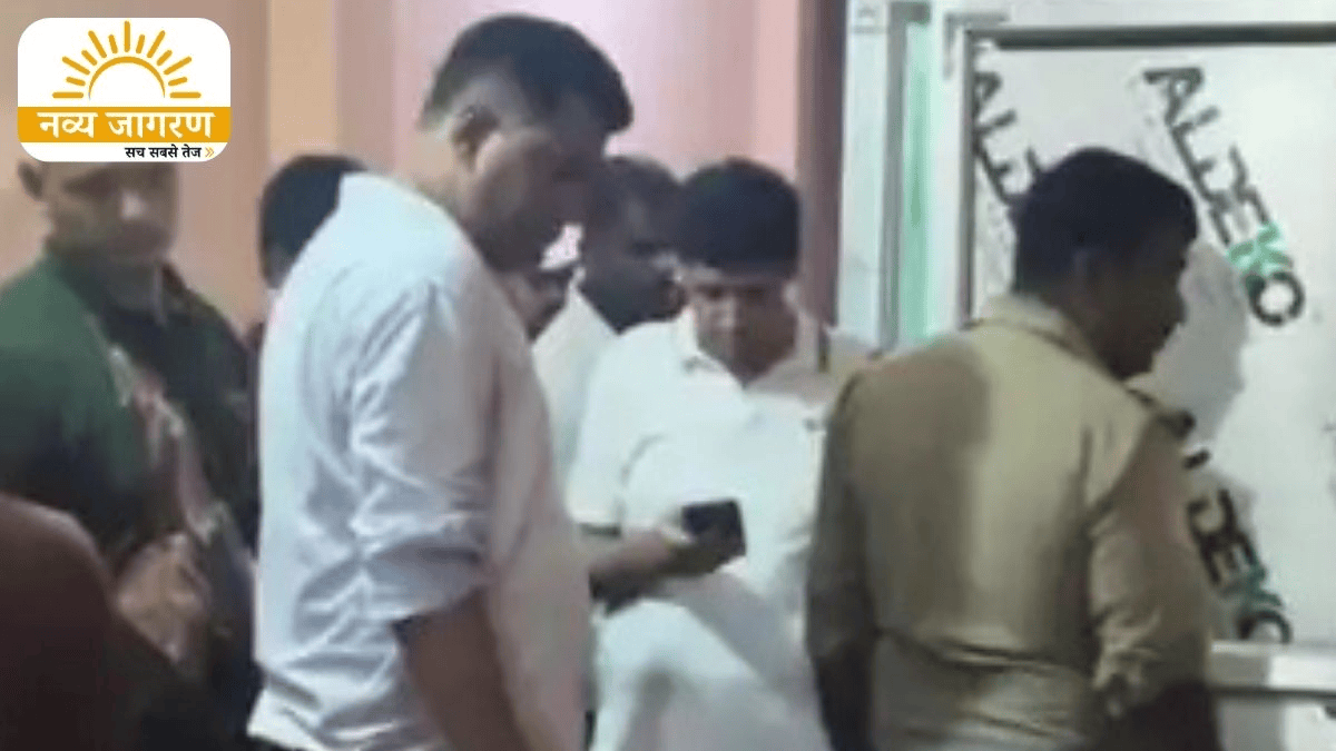 छापे में बेड के नीचे मिला फर्जी डॉक्टर, दो महिला कर्मचारियों समेत आरोपी अरेस्ट