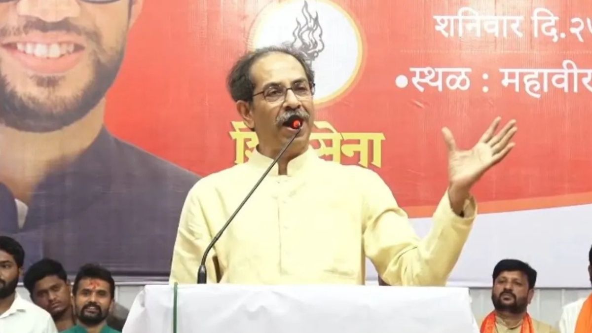 BJP को बताया 'बाबर जनता पार्टी', स्वार्थ के लिए सांसदों ने बदला दल