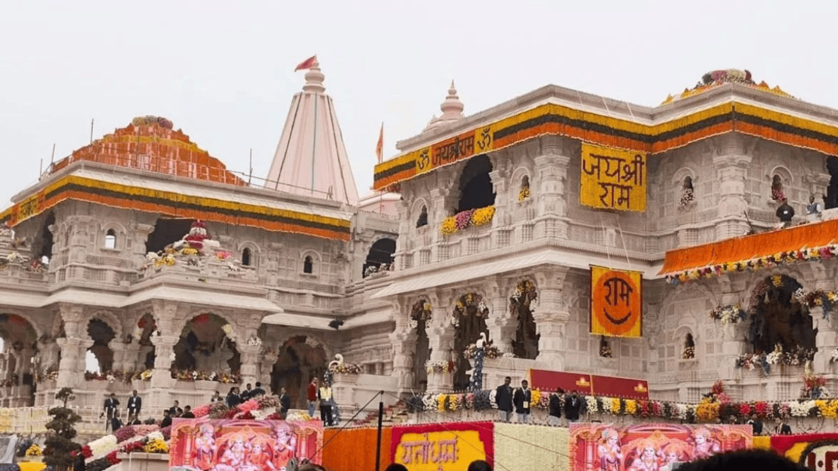 सुप्रीम कोर्ट ने खारिज की तुरंत सुनवाई की अर्जी, आज कोर्ट में पेश होंगे आरोपी, 11 जुलाई को ट्रस्ट की बैठक