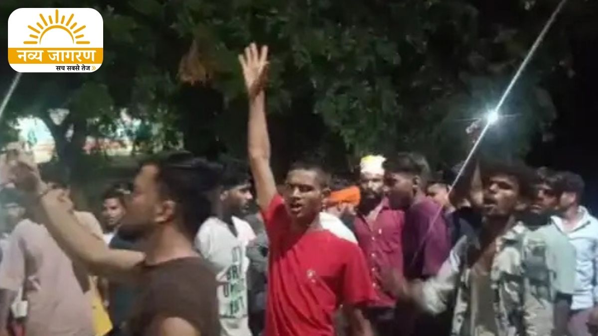 दो गायें ले जाने के आरोप में भड़के लोग: 3 घंटे तक किया चक्काजाम