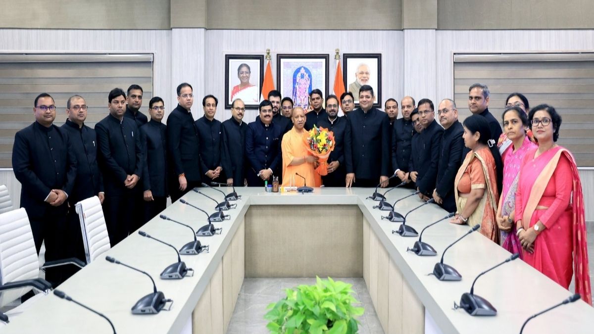 जनविश्वास को दें अपनी सर्वोच्च प्राथमिकता, पदोन्नति को बताया जनसेवा का बड़ा अवसर