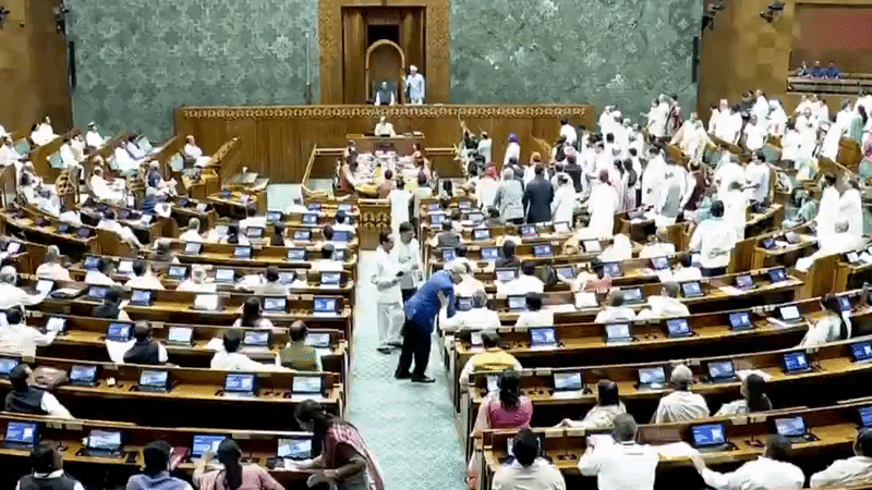 लोकसभा 12 बजे तक स्थगित, राज्यसभा में नियम 267 के तहत नोटिस
