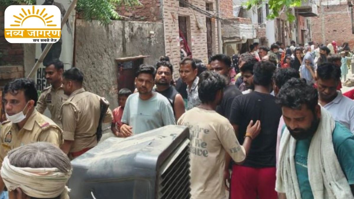 पड़ोसियों ने पुलिस का दी सूचना, तीन-चार दिन से बंद कमरे से आ रही थी बदबू