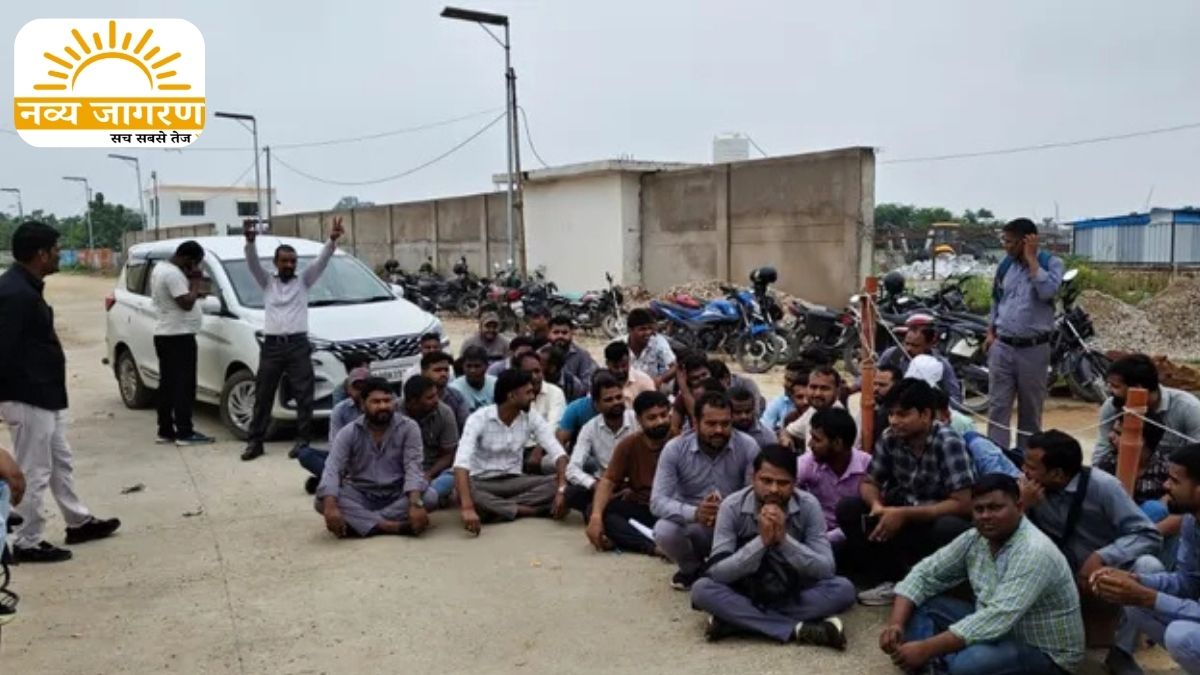 आरएम से वार्ता के बाद कंडक्टरों ने खत्म किया धरना, 11 बजे रवाना हुई पहली बस