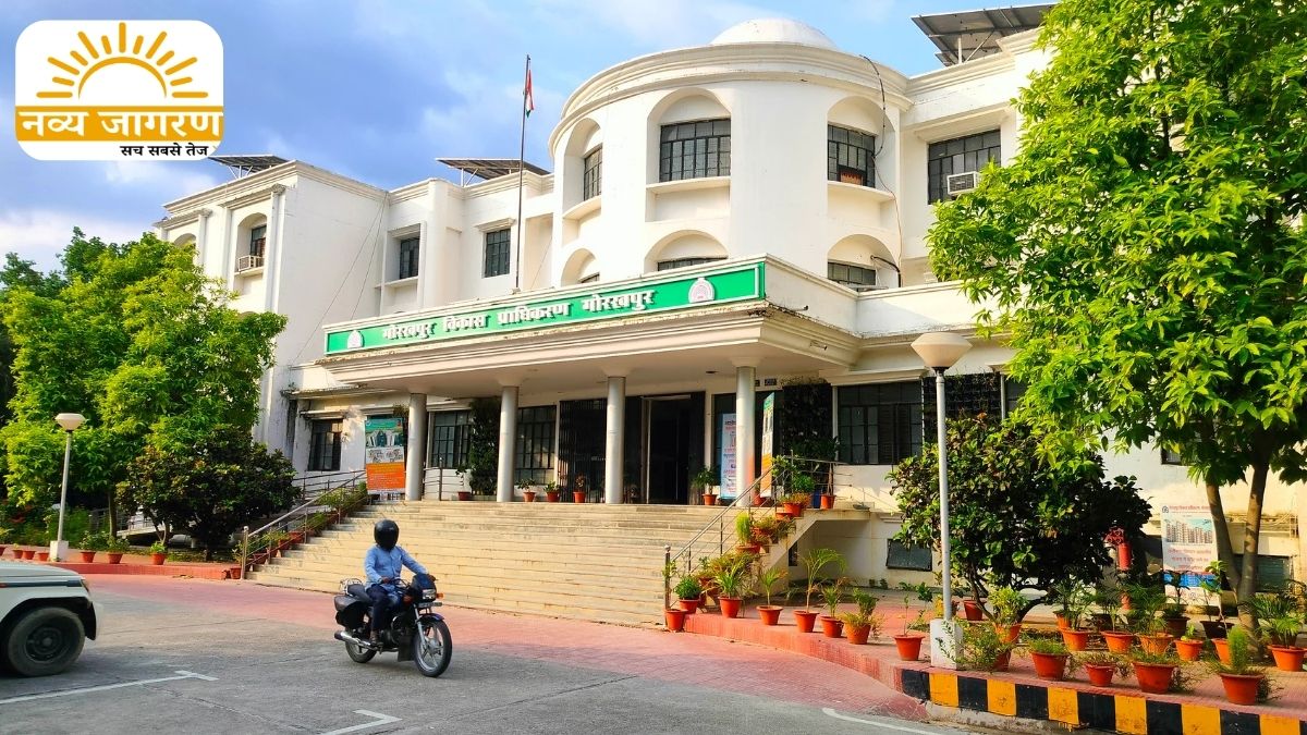 सुस्त काम पर ठेकेदारों को नोटिस जारी, नवरात्रि से पहले पूरे होंगे EWS ब्लॉक