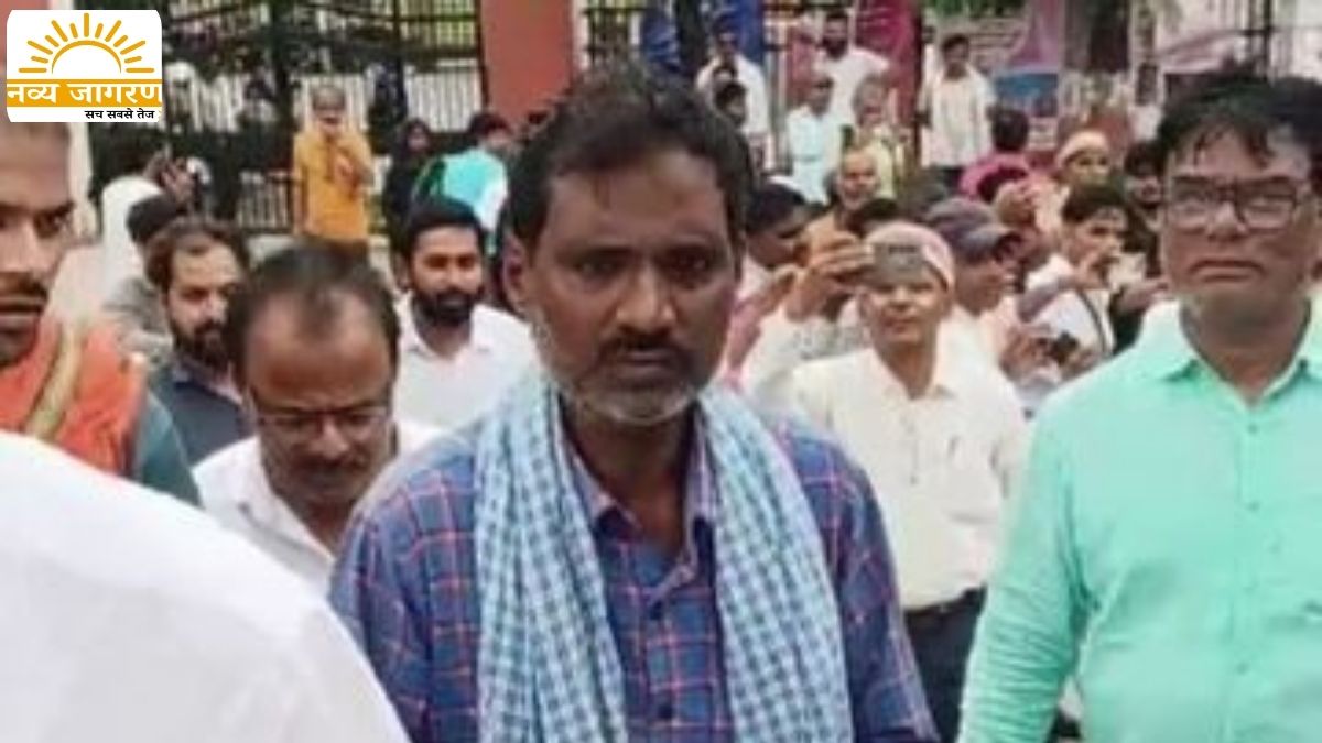 भाई के ऊपर जमीन हड़पने का लगाया आरोप, डीएम ने दिया निष्पक्ष जांच का भरोसा