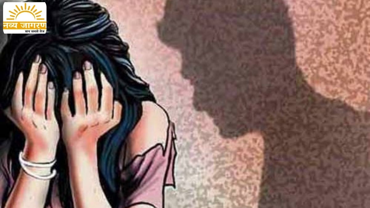 एडीजी से लगाई न्याय की गुहार, नाइट ड्यूटी के दौरान पकड़ता था हाथ