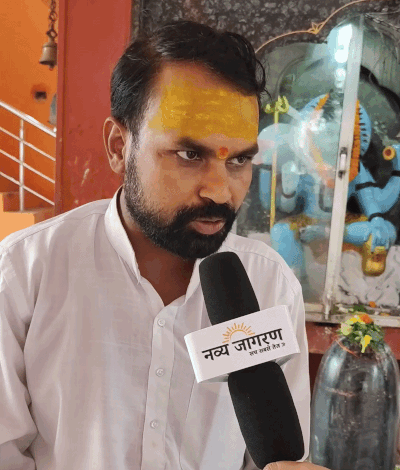 पुजारी अनिल तिवारी।