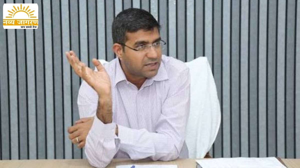वेयरहाउस में जांची डबल लॉक व्यवस्था, 22 हजार से अधिक मशीनें सुरक्षित