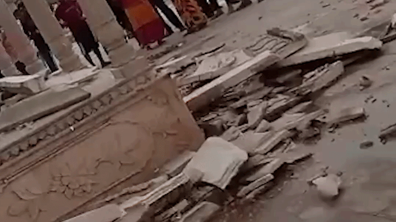 एंबुलेंस में देरी पर हंगामा, अस्पताल के खिलाफ मुकदमे के बाद शांत हुए वकील