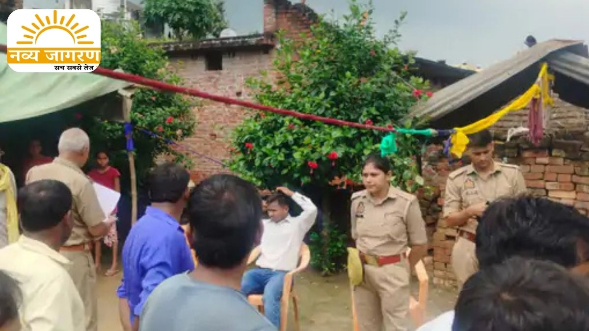 ग्रामीणों ने मलबा हटाकर निकाला, बगीचे पर बैठी थी महिला