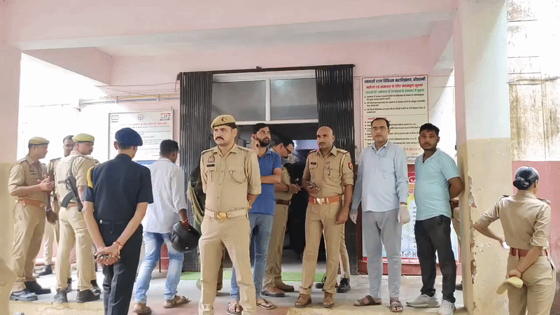 गले को चीरते हुए बाहर निकली गोली, कुर्सी पर बैठते ही दबा राइफल का ट्रिगर