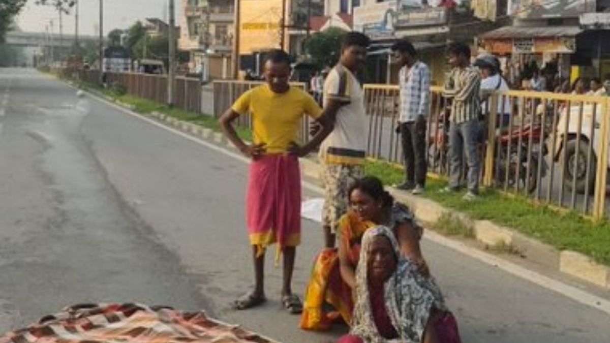छोटे बेटे संग लेने जा रही थी पानी, वाहन चालक मौके से फरार