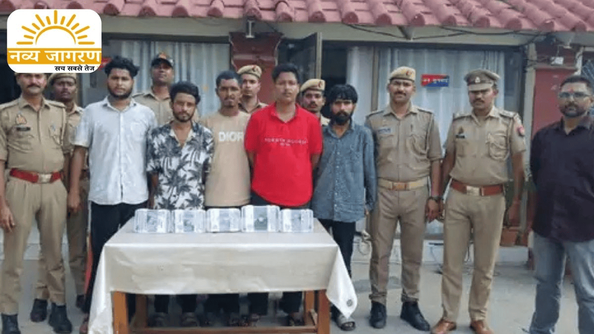 एसटीएफ ने पांच तस्करों को पकड़ा, चार पिस्टल और रिवाल्वर किया बरामद