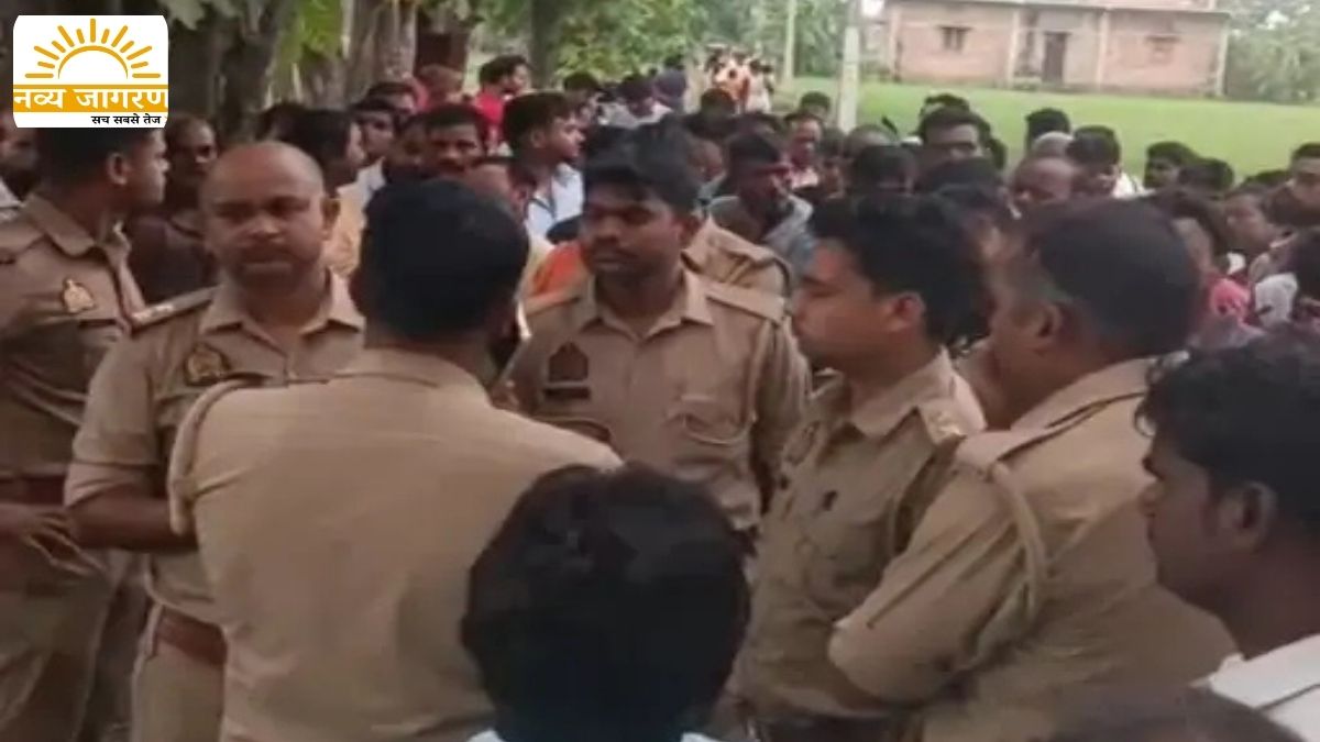 जमीन पर टिके पैर से हत्या की आशंका, कुछ दूरी पर खड़ी मिली बाइक