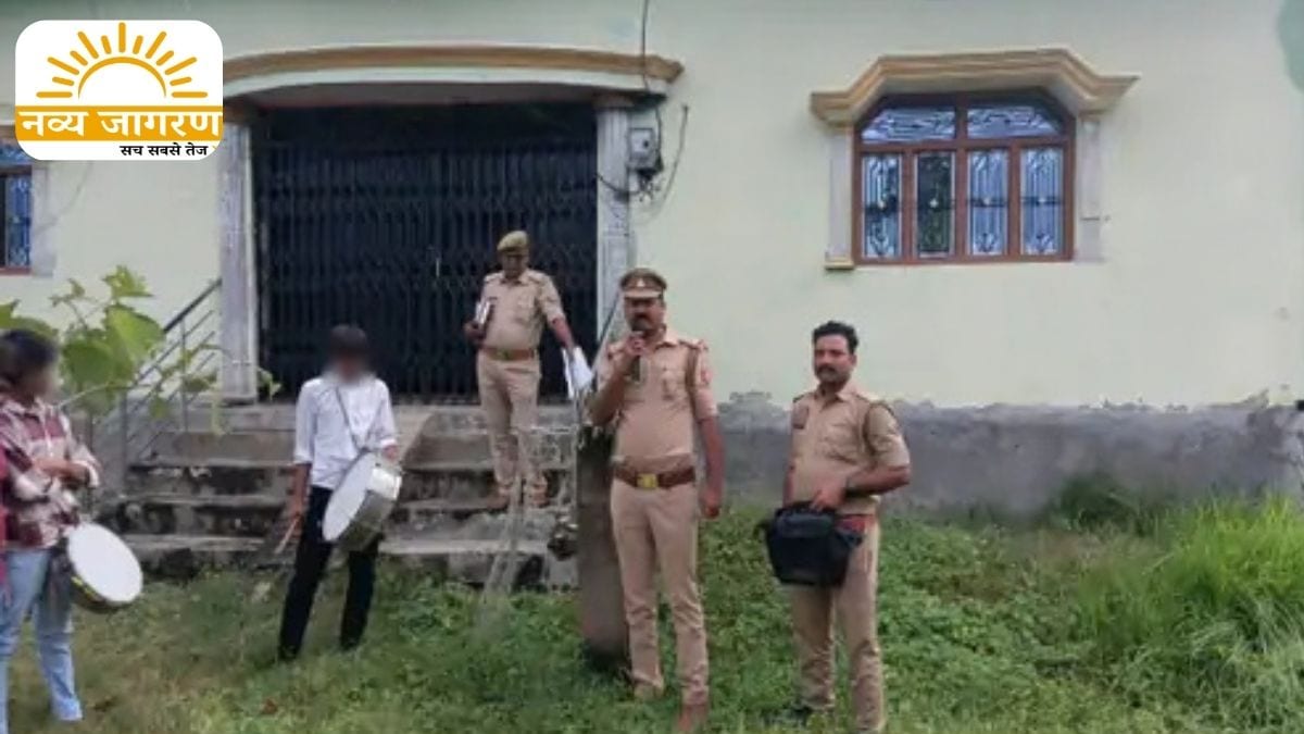 छह महीने जिले में प्रवेश पर रोक, मोहल्ले में मुनादी कराकर दी जानकारी