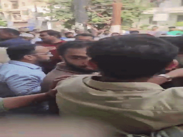 सड़क निर्माण में भ्रष्टाचार पर सवाल पूछने पर भड़के, केजरीवाल ने की गिरफ्तारी की मांग