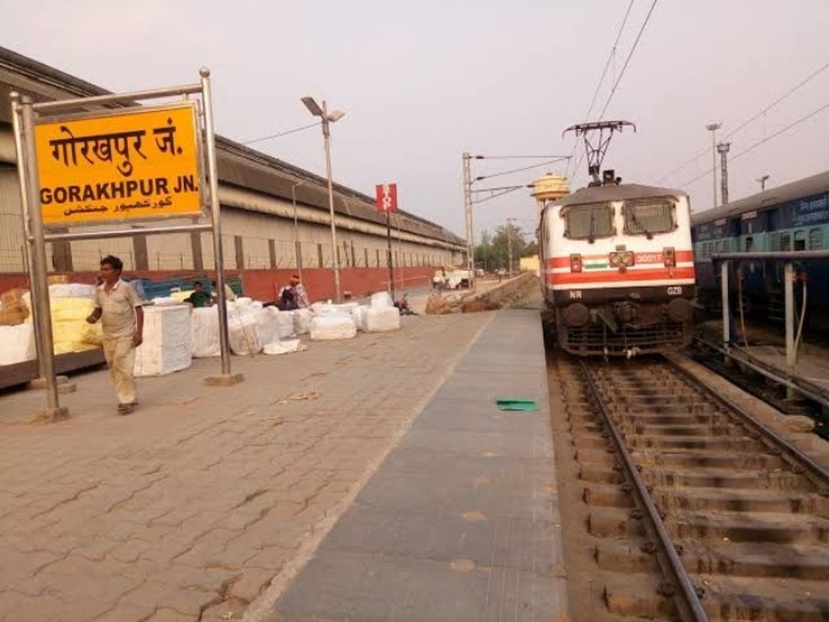 खिड़की खुली होने से आया पत्थर, दिल्ली से जा रहा था सीतामढ़ी