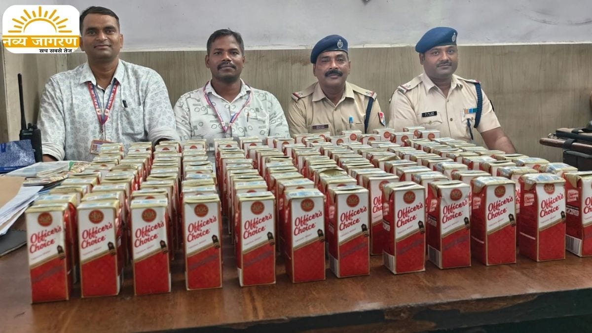 संदिग्ध दिखने पर टीम ने की जांच, बरामद हुई अंग्रेजी शराब