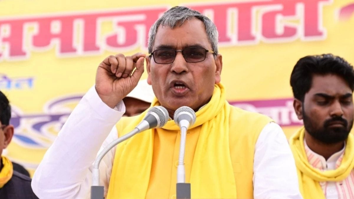 कहा-दिल्ली में पिछलग्गू बनके घूमने में मजा आ रहा है, 2027 में सफाया होगा