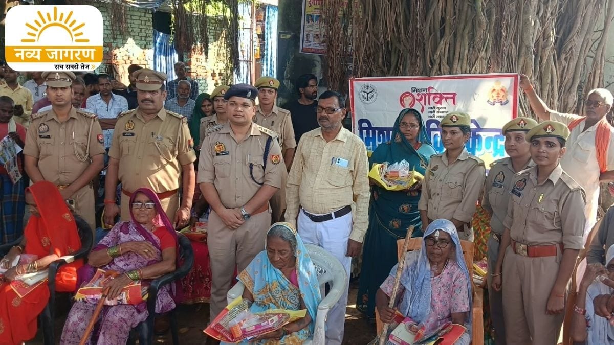 भिटौली पुलिस ने धर्मपुर में वृद्ध महिलाओं को दिए उपहार और मिठाई, जरूरतमंद महिलाओं को ओढ़ाई शाल