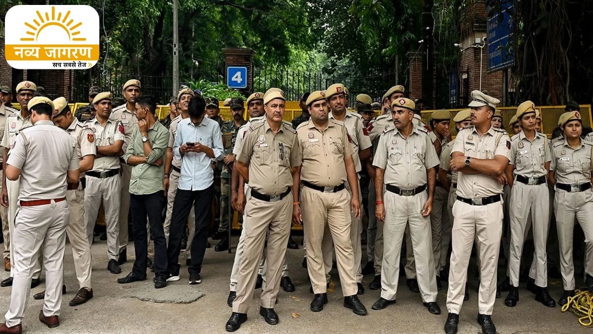 पुलिस ने कई रास्तों पर किया डायवर्जन, फोर्स तैनात