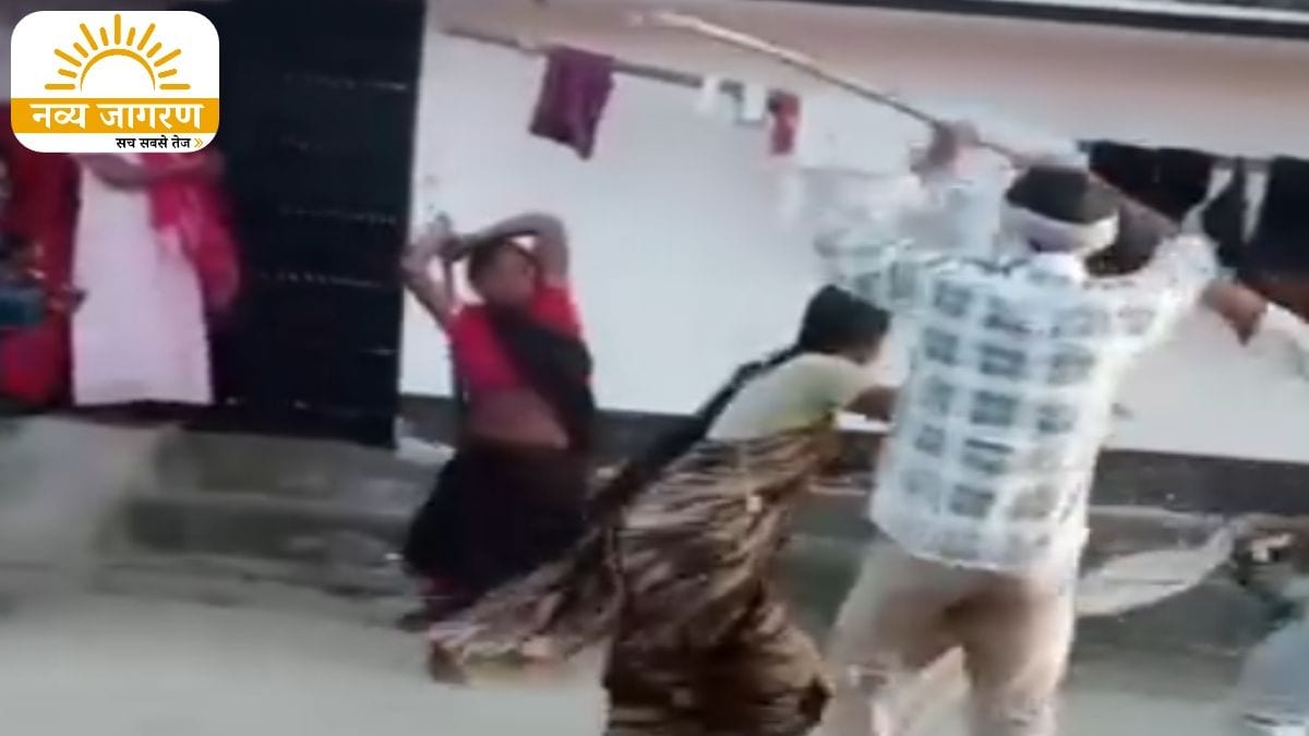 मारपीट का वीडियो वायरल, महिला ने पुलिस को दी तहरीर