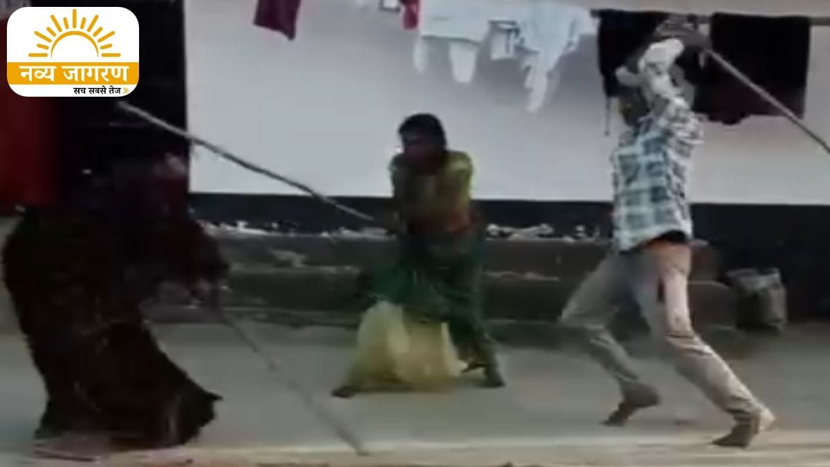 मारपीट का वीडियो वायरल, महिला ने पुलिस को दी तहरीर