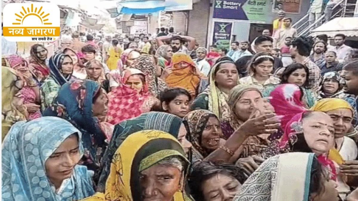 मौत, परिजनों ने पुलिस पर लगाया छत से फेंकने का आरोप