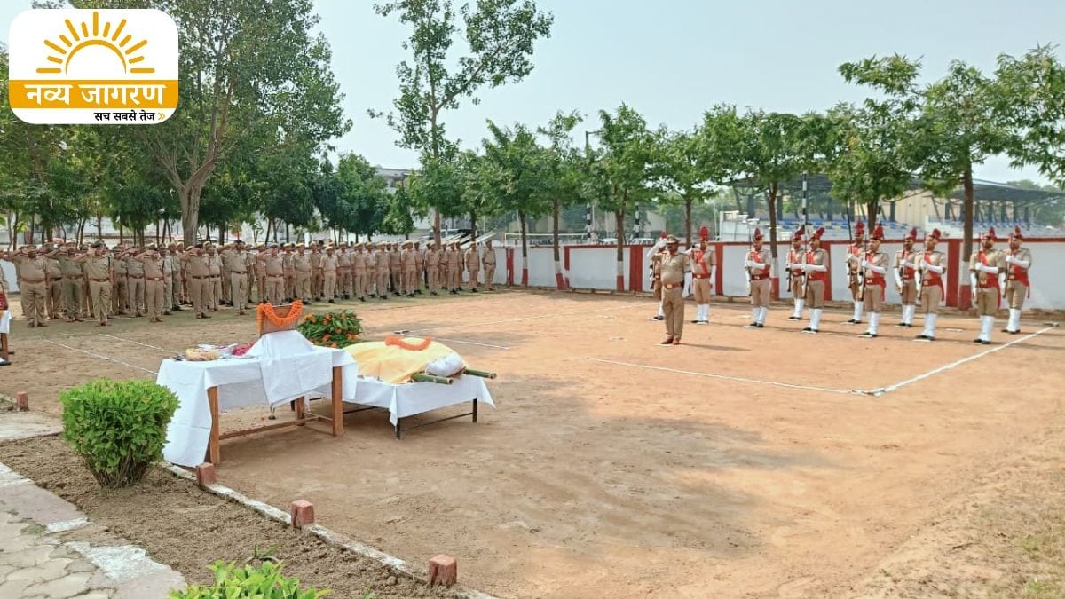 सीओ कार्यालय से सरकारी कागजात लेकर झंगहा थाने जा रहे थे, एसएसपी ने दी श्रद्धांजलि