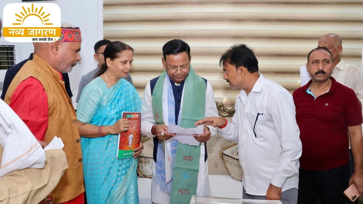 आवास और पेंशन के मामले पहुंचे, अधिकारियों को दिए निस्तारण के निर्देश