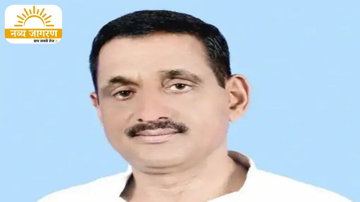 गाड़ी खड़ी कर चाय पीने गए थे, बैग में नकदी समेत चेकबुक-एटीएम थे